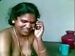 Tamil auntyl going to bed